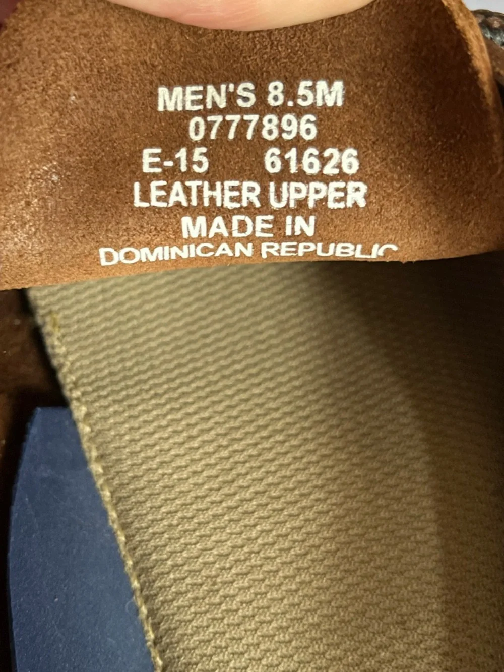 Men’s Sperry top sider Leeward 2 eye 2 tone brown leather boat shoe. Size 8.5